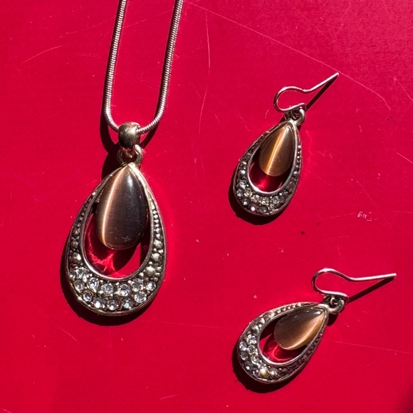 Tigers eye (real or inspired) & rhinestone necklace & earrings set - Picture 1 of 10